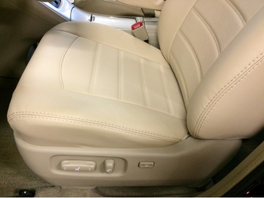 Авточехлы на Toyota Highlander 2