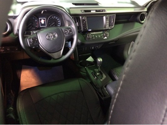 Авточехлы на Toyota RAV 4 CA40