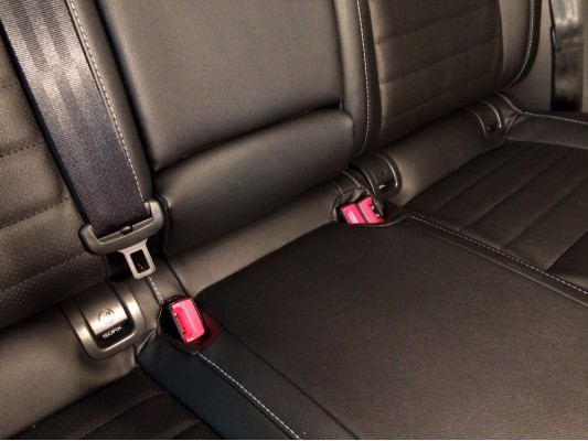 У вас другая модель авто? Каркасные авточехлы пошить сможем!